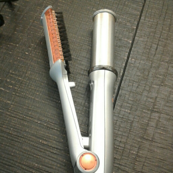 InStyler Straightening Iron - Picture 3 of 4
